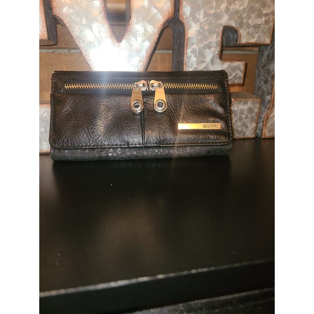 Kenneth Cole Reaction Wallet Clutch Snake Skin Black Faux Leather Logo